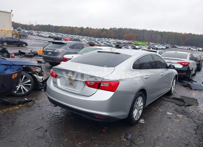 Photo 4 of 2017 Chevrolet Malibu 1LT (VIN 1G1ZE5ST1HF246831)