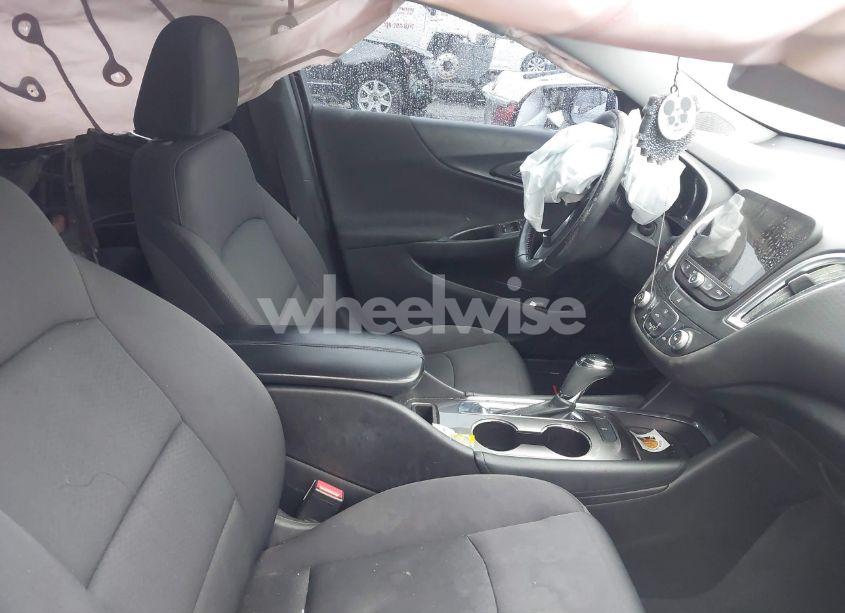 Photo 5 of 2017 Chevrolet Malibu 1LT (VIN 1G1ZE5ST1HF246831)