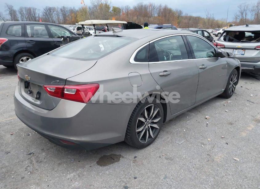 Photo 4 of 2017 Chevrolet Malibu 1LT (VIN 1G1ZE5ST1HF249292)