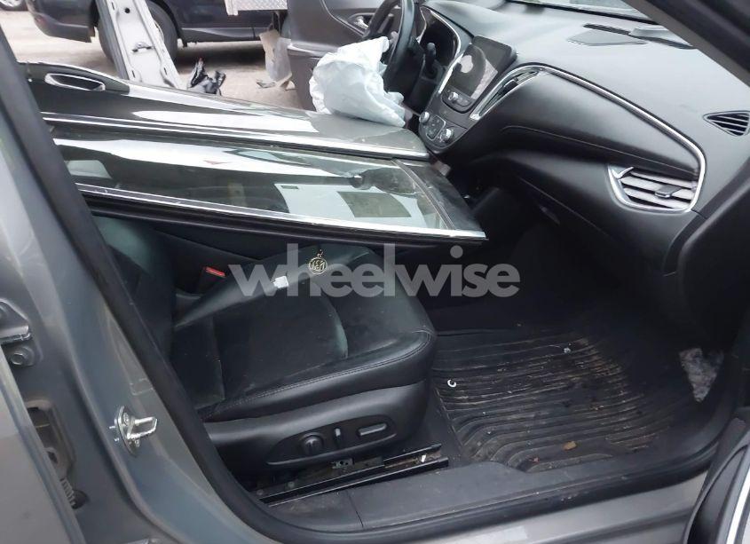 Photo 5 of 2017 Chevrolet Malibu 1LT (VIN 1G1ZE5ST1HF249292)