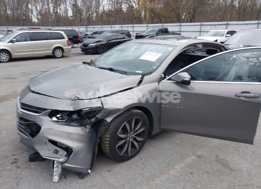 Photo 6 of 2017 Chevrolet Malibu 1LT (VIN 1G1ZE5ST1HF249292)