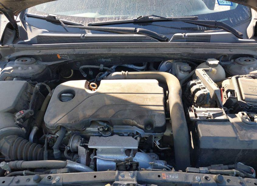 Photo 10 of 2017 Chevrolet Malibu 1LT (VIN 1G1ZE5ST1HF251074)