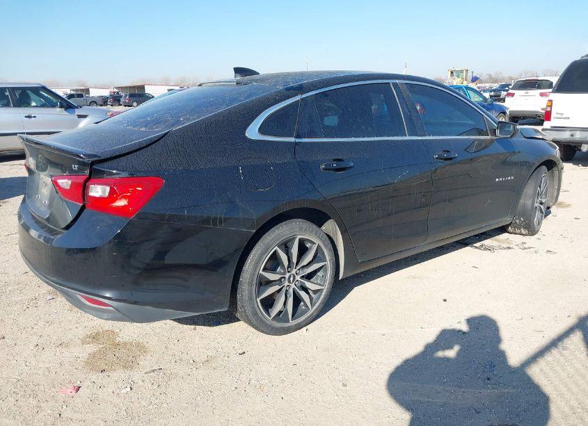 Photo 4 of 2017 Chevrolet Malibu 1LT (VIN 1G1ZE5ST1HF251074)