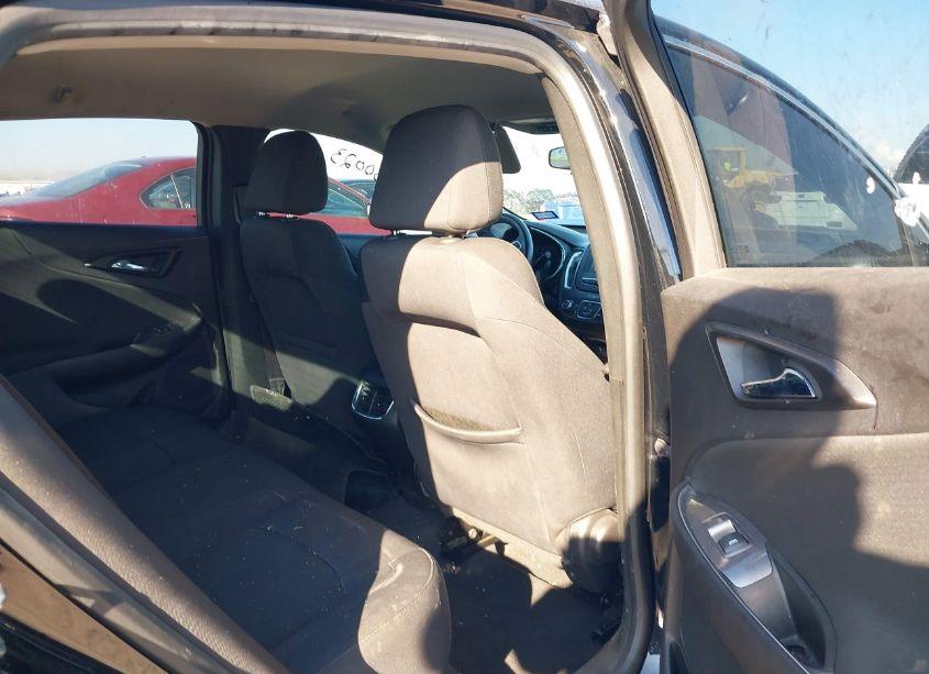 Photo 8 of 2017 Chevrolet Malibu 1LT (VIN 1G1ZE5ST1HF251074)