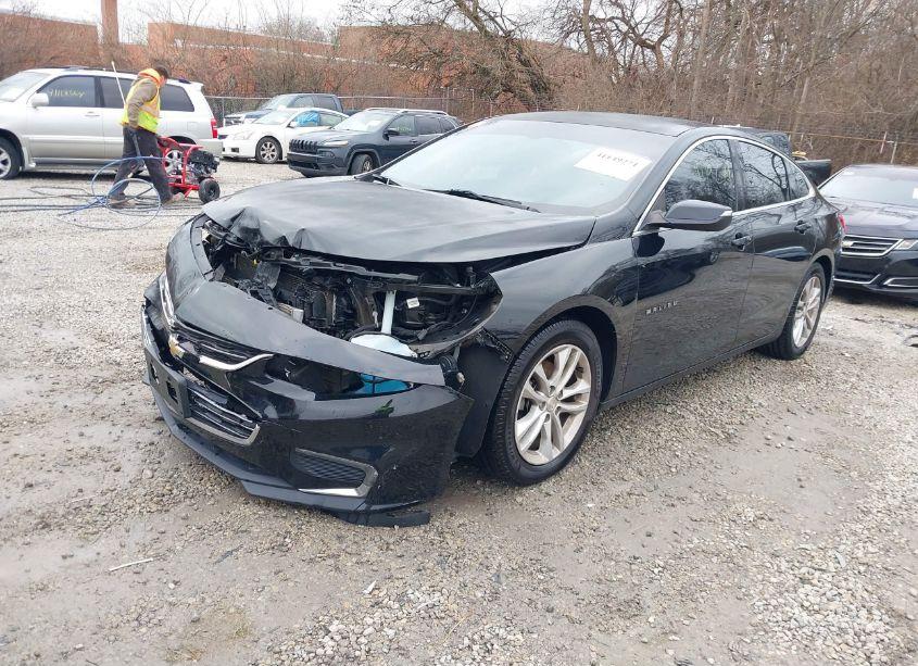 Photo 2 of 2017 Chevrolet Malibu 1LT (VIN 1G1ZE5ST1HF252595)