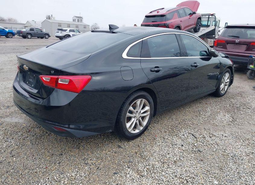 Photo 4 of 2017 Chevrolet Malibu 1LT (VIN 1G1ZE5ST1HF252595)