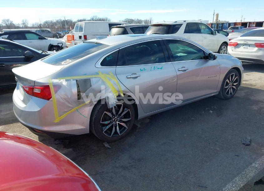Photo 4 of 2017 Chevrolet Malibu 1LT (VIN 1G1ZE5ST1HF257859)
