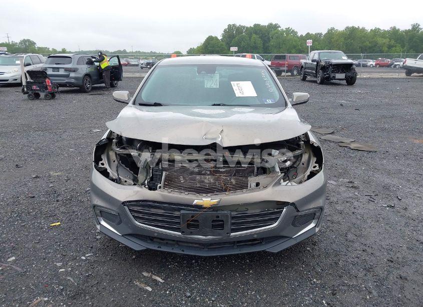 Photo 13 of 2017 Chevrolet Malibu 1LT (VIN 1G1ZE5ST1HF260910)