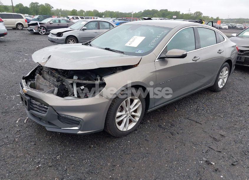 Photo 2 of 2017 Chevrolet Malibu 1LT (VIN 1G1ZE5ST1HF260910)