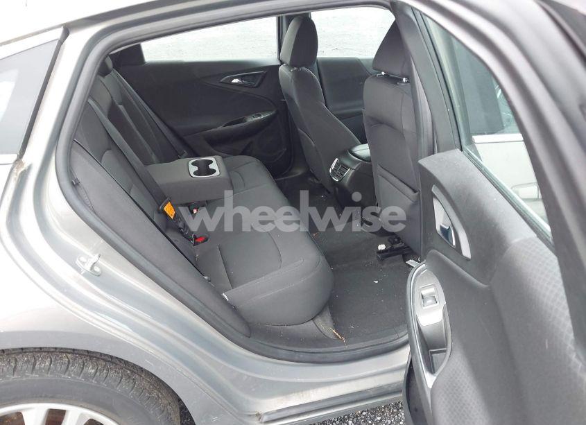 Photo 8 of 2017 Chevrolet Malibu 1LT (VIN 1G1ZE5ST1HF260910)