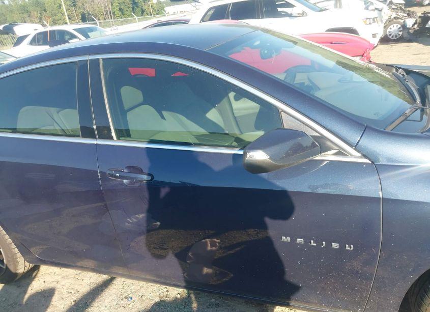 Photo 13 of 2017 Chevrolet Malibu 1LT (VIN 1G1ZE5ST1HF269929)