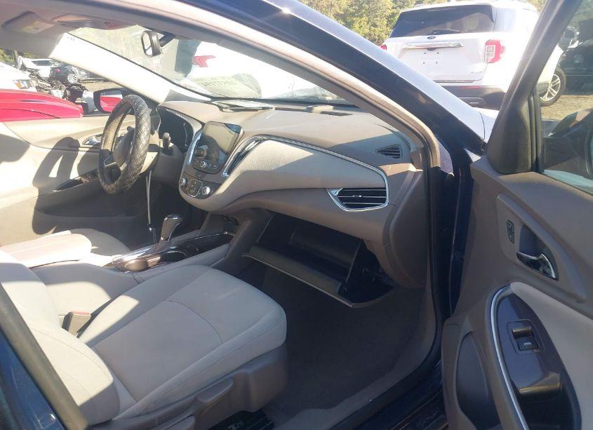 Photo 5 of 2017 Chevrolet Malibu 1LT (VIN 1G1ZE5ST1HF269929)