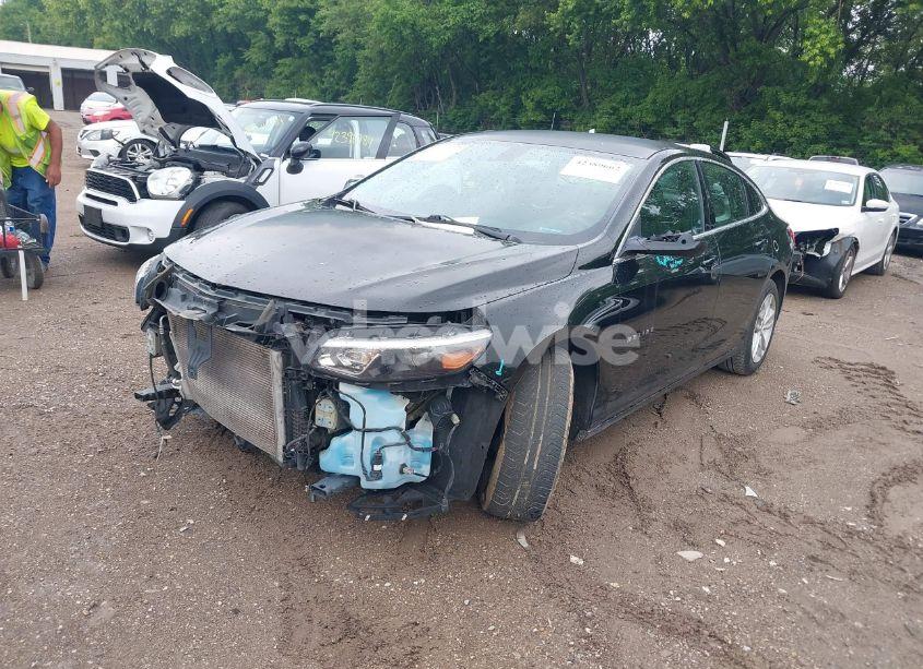 Photo 2 of 2017 Chevrolet Malibu 1LT (VIN 1G1ZE5ST1HF269977)