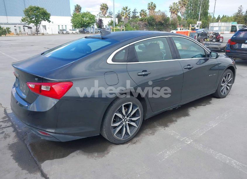 Photo 4 of 2017 Chevrolet Malibu 1LT (VIN 1G1ZE5ST1HF274788)