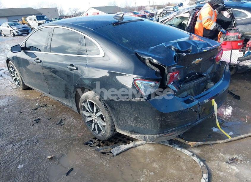 Photo 3 of 2017 Chevrolet Malibu 1LT (VIN 1G1ZE5ST1HF284768)
