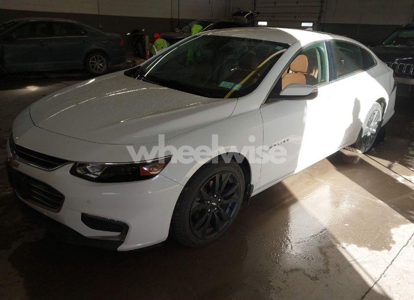 Photo 2 of 2017 Chevrolet Malibu 1LT (VIN 1G1ZE5ST1HF286004)