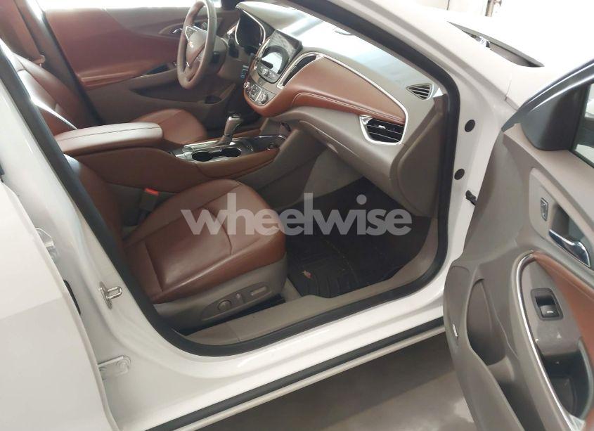 Photo 5 of 2017 Chevrolet Malibu 1LT (VIN 1G1ZE5ST1HF286004)