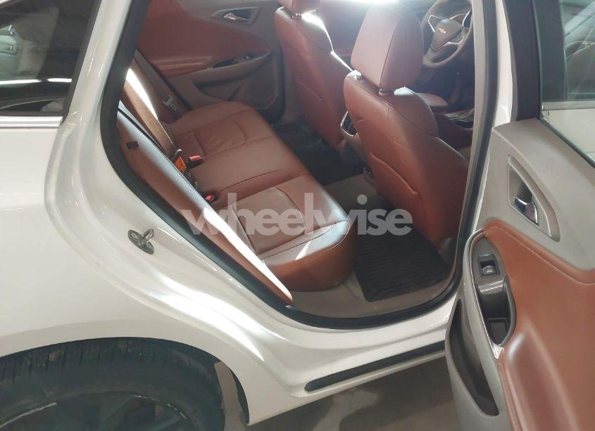 Photo 8 of 2017 Chevrolet Malibu 1LT (VIN 1G1ZE5ST1HF286004)