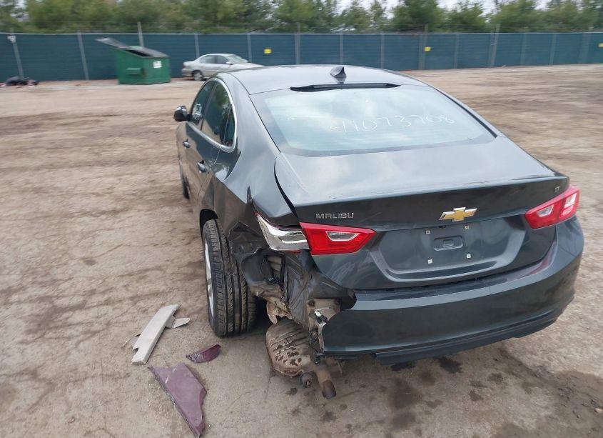 Photo 3 of 2016 Chevrolet Malibu 1LT (VIN 1G1ZE5ST2GF185942)