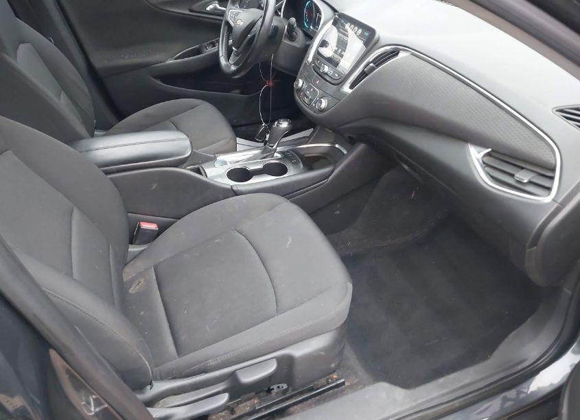 Photo 5 of 2016 Chevrolet Malibu 1LT (VIN 1G1ZE5ST2GF185942)