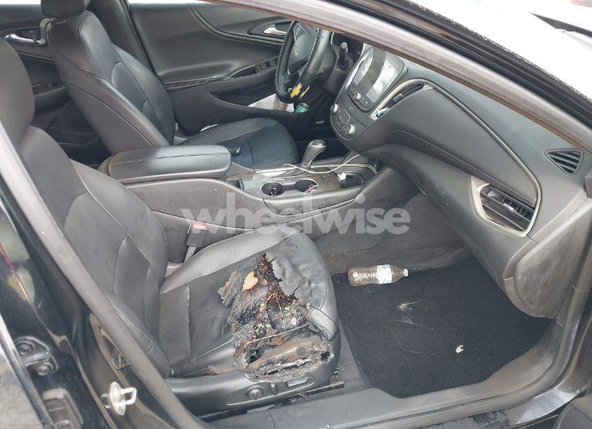 Photo 5 of 2016 Chevrolet Malibu 1LT (VIN 1G1ZE5ST2GF197119)