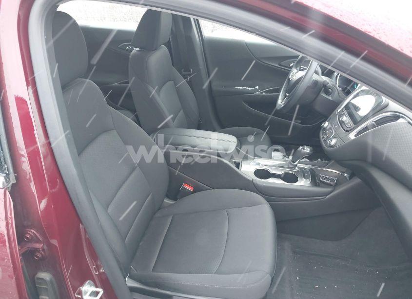 Photo 5 of 2016 Chevrolet Malibu 1LT (VIN 1G1ZE5ST2GF197430)