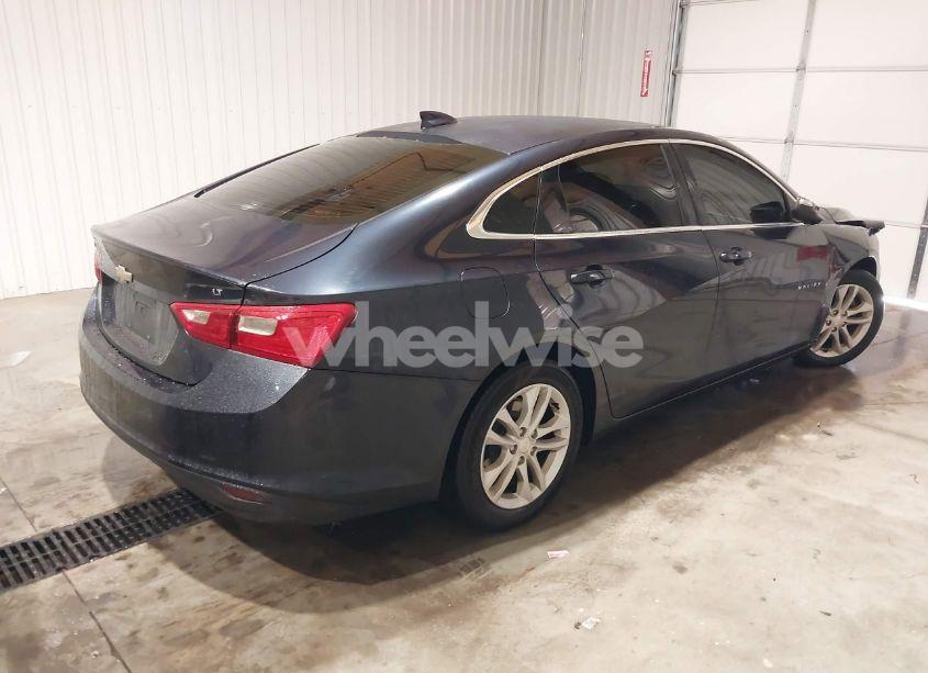 Photo 4 of 2016 Chevrolet Malibu 1LT (VIN 1G1ZE5ST2GF205350)