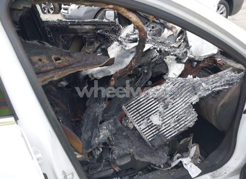 Photo 5 of 2016 Chevrolet Malibu 1LT (VIN 1G1ZE5ST2GF208782)