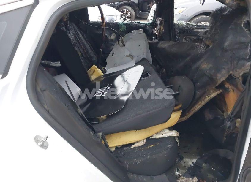 Photo 8 of 2016 Chevrolet Malibu 1LT (VIN 1G1ZE5ST2GF208782)