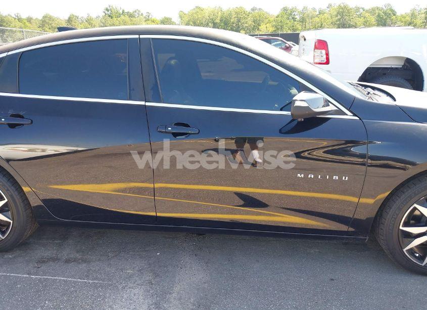 Photo 6 of 2016 Chevrolet Malibu 1LT (VIN 1G1ZE5ST2GF218115)