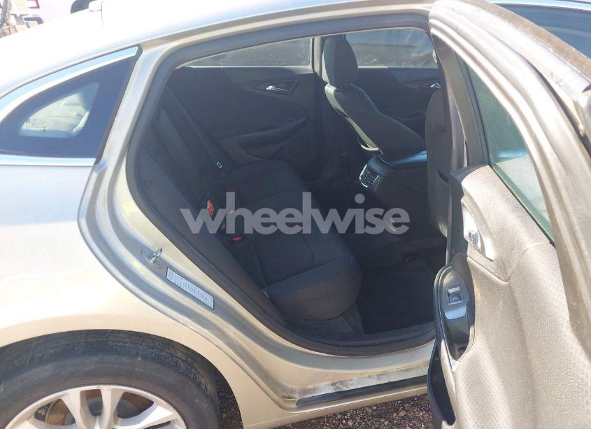 Photo 8 of 2016 Chevrolet Malibu 1LT (VIN 1G1ZE5ST2GF223766)