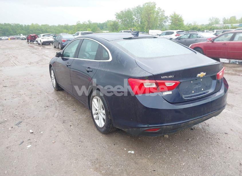 Photo 3 of 2016 Chevrolet Malibu 1LT (VIN 1G1ZE5ST2GF223900)