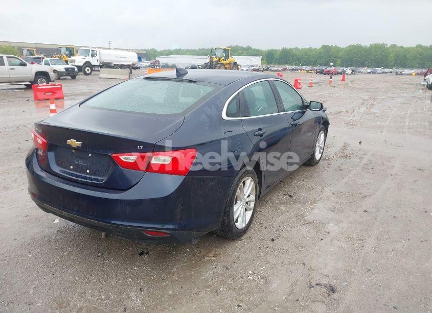 Photo 4 of 2016 Chevrolet Malibu 1LT (VIN 1G1ZE5ST2GF223900)
