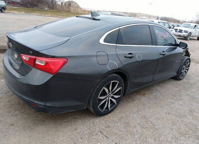 Photo 4 of 2016 Chevrolet Malibu 1LT (VIN 1G1ZE5ST2GF224416)