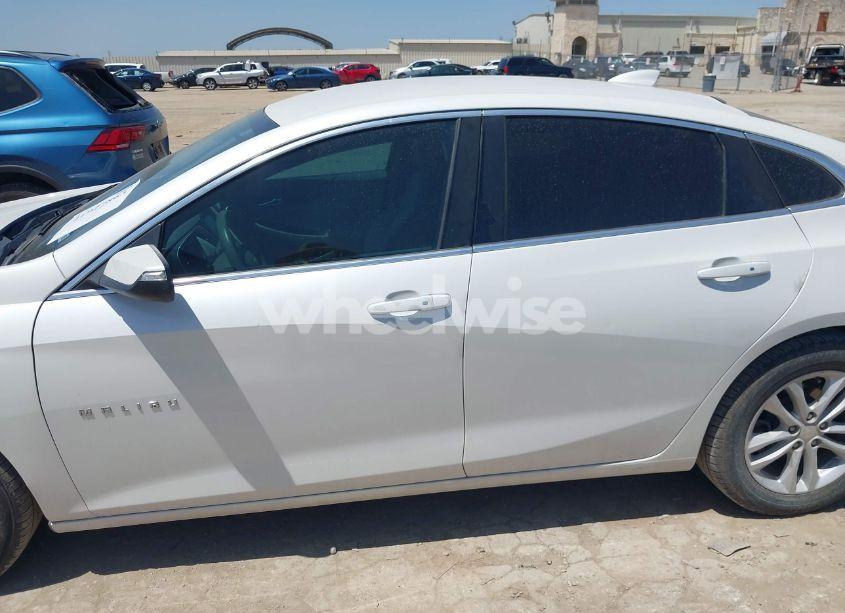 Photo 14 of 2016 Chevrolet Malibu 1LT (VIN 1G1ZE5ST2GF227137)