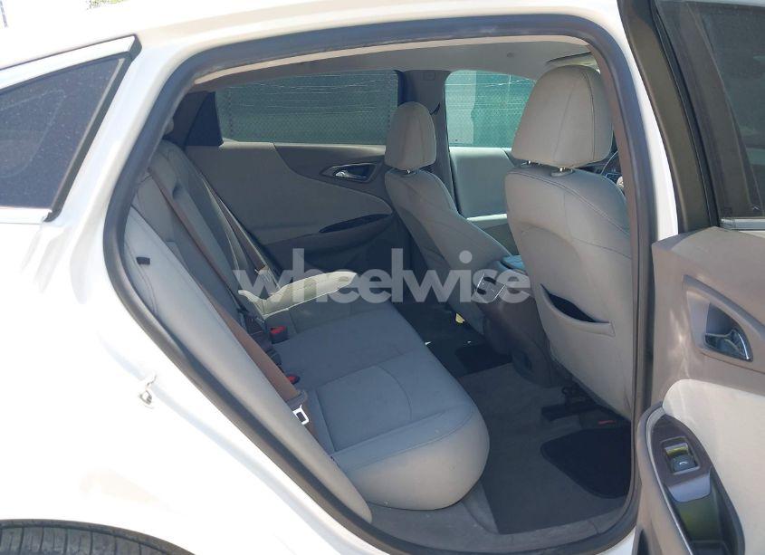 Photo 8 of 2016 Chevrolet Malibu 1LT (VIN 1G1ZE5ST2GF227137)