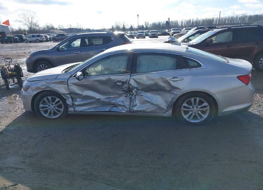 Photo 14 of 2016 Chevrolet Malibu 1LT (VIN 1G1ZE5ST2GF240325)