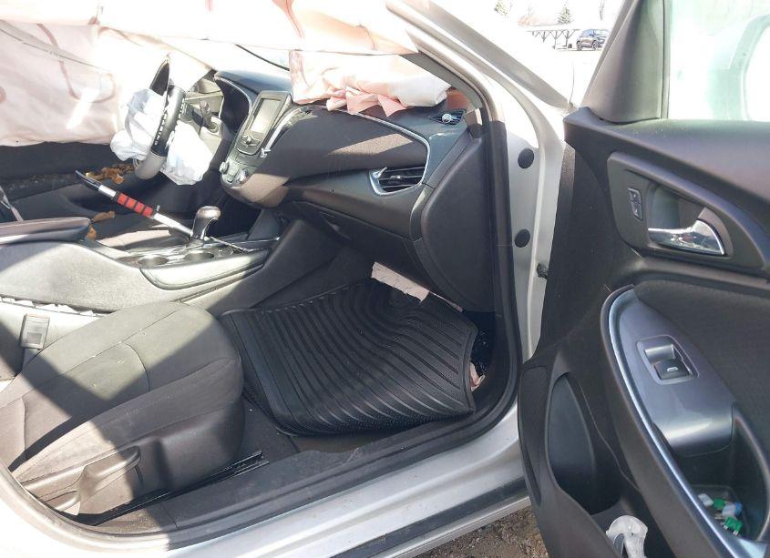 Photo 5 of 2016 Chevrolet Malibu 1LT (VIN 1G1ZE5ST2GF240325)