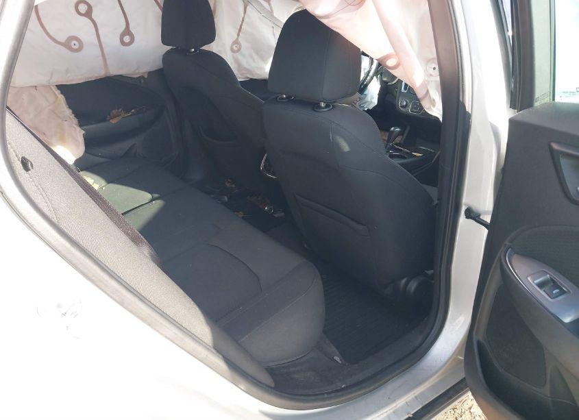 Photo 8 of 2016 Chevrolet Malibu 1LT (VIN 1G1ZE5ST2GF240325)