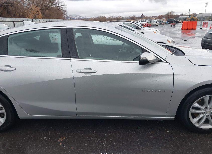Photo 13 of 2016 Chevrolet Malibu 1LT (VIN 1G1ZE5ST2GF243905)