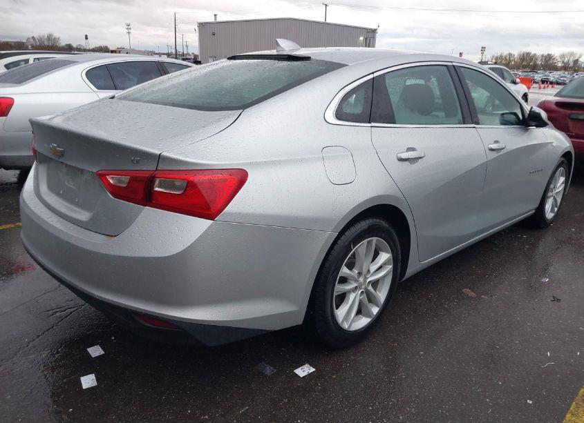 Photo 4 of 2016 Chevrolet Malibu 1LT (VIN 1G1ZE5ST2GF243905)