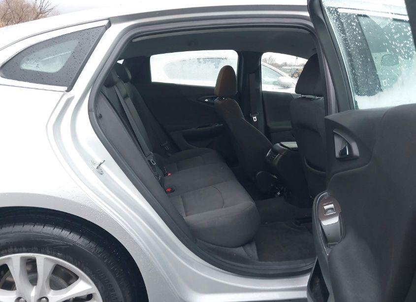 Photo 8 of 2016 Chevrolet Malibu 1LT (VIN 1G1ZE5ST2GF243905)