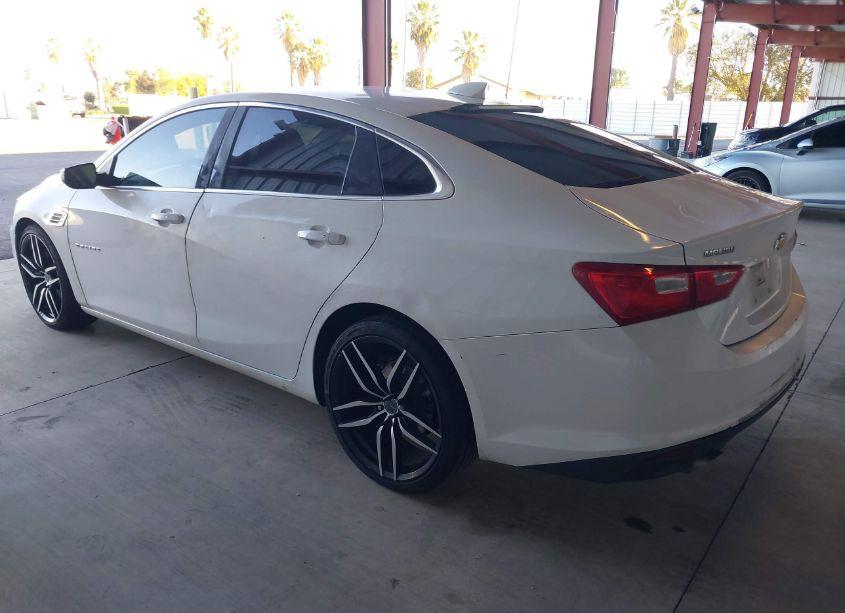 Photo 3 of 2016 Chevrolet Malibu 1LT (VIN 1G1ZE5ST2GF288939)