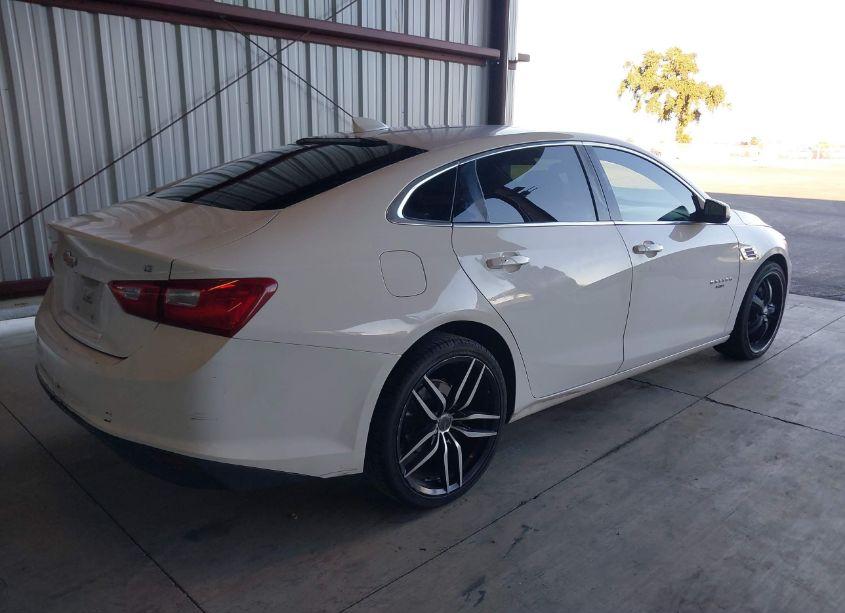 Photo 4 of 2016 Chevrolet Malibu 1LT (VIN 1G1ZE5ST2GF288939)