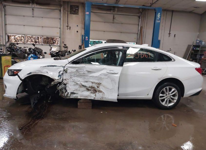 Photo 15 of 2016 Chevrolet Malibu 1LT (VIN 1G1ZE5ST2GF298998)