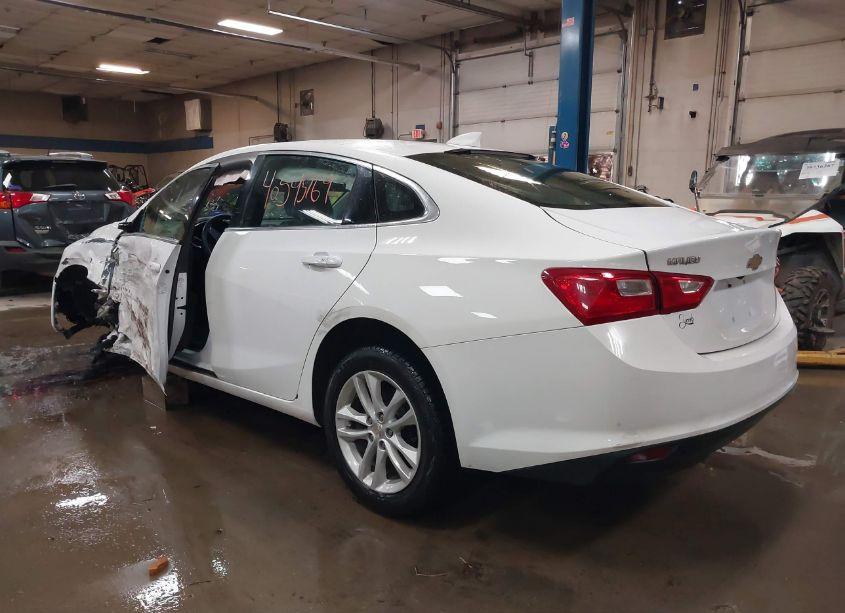 Photo 3 of 2016 Chevrolet Malibu 1LT (VIN 1G1ZE5ST2GF298998)