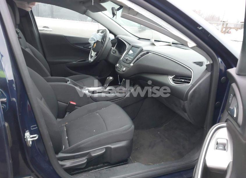 Photo 5 of 2016 Chevrolet Malibu 1LT (VIN 1G1ZE5ST2GF302614)