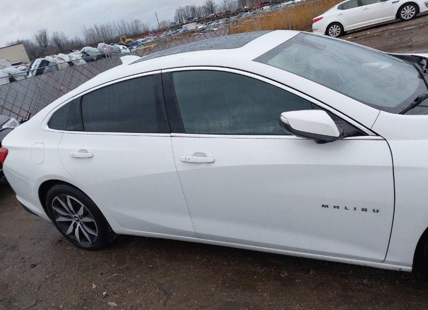 Photo 13 of 2016 Chevrolet Malibu LT (VIN 1G1ZE5ST2GF316433)