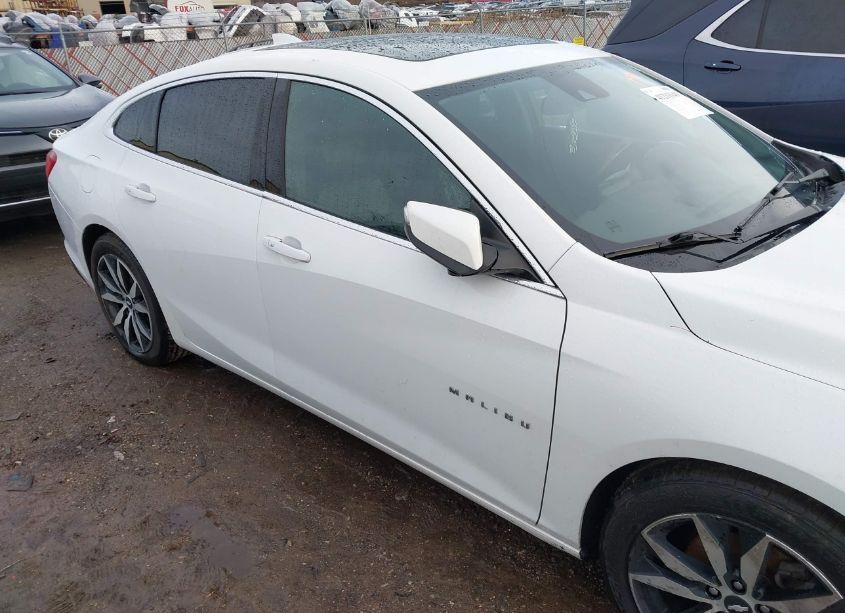 Photo 6 of 2016 Chevrolet Malibu LT (VIN 1G1ZE5ST2GF316433)