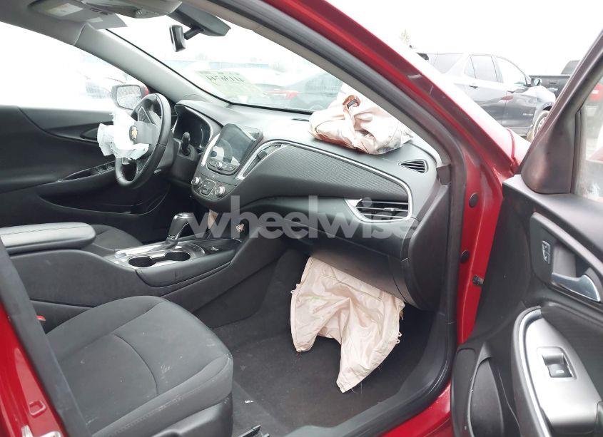 Photo 5 of 2016 Chevrolet Malibu 1LT (VIN 1G1ZE5ST2GF321941)